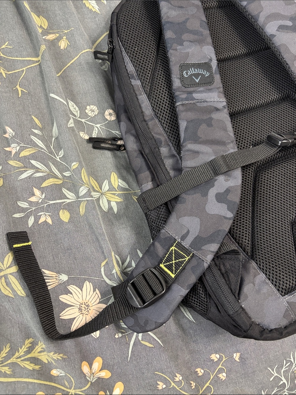 Callaway Golf Clubhouse Padded Backpack with Pockets in Black and Grey Camo - Picture 3 of 7